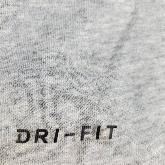 Nike The Nike Tee Athletic Cut Dri-Fit - Picture 5 of 8